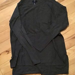 Gap dark gray light weight hi/lo sweater